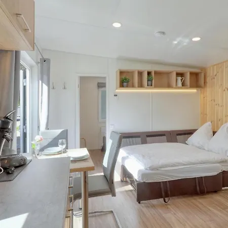 Tiny Haus 23 Am Brombachsee Holiday home Pleinfeld